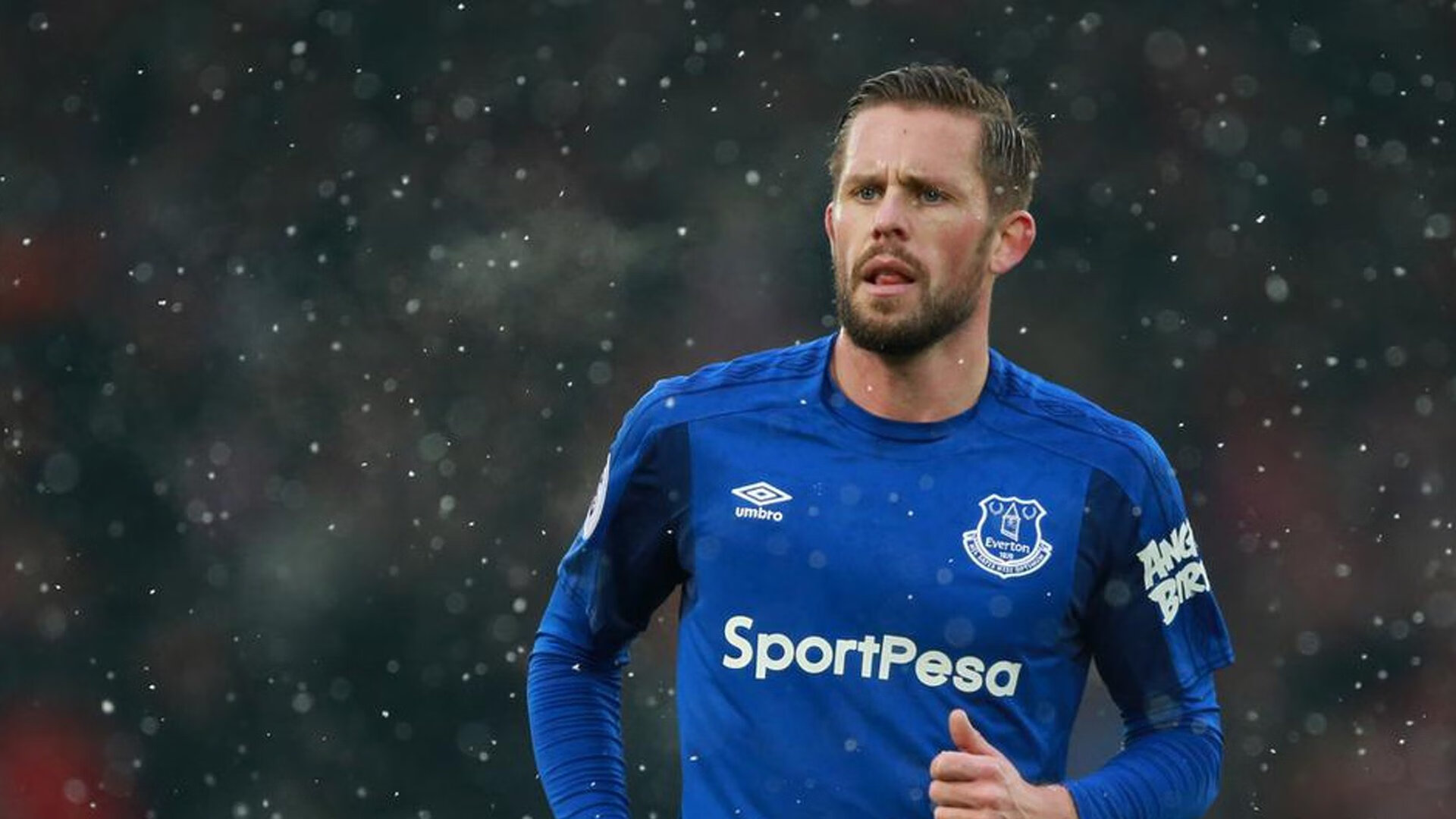 中国足球中场多点发起战术对比，当今足球中场